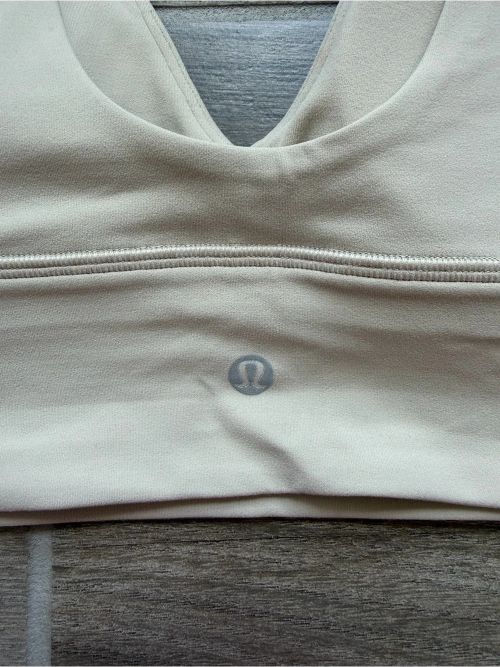 Lululemon New With Tags Align Sports bra sz 6 neutral sand
